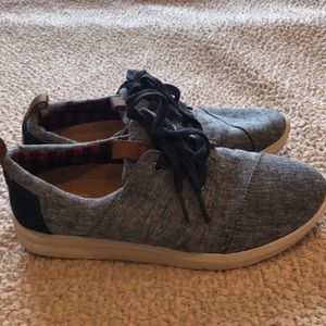 TOMS women’s sneakers